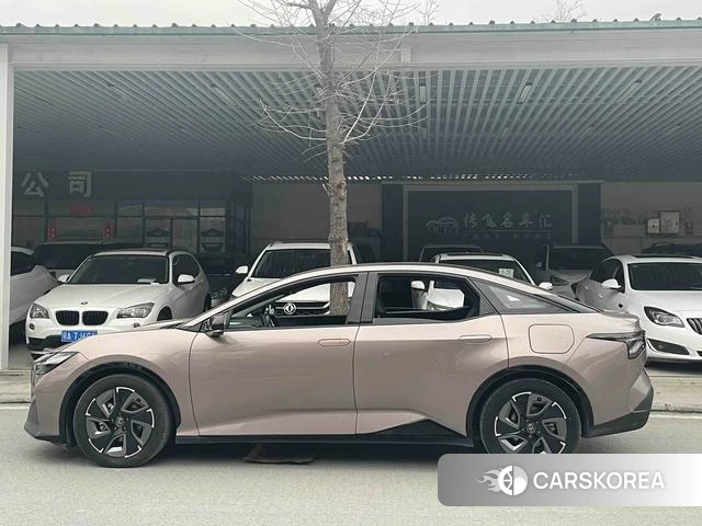 Toyota bZ3 id 4182735 из Китая 9