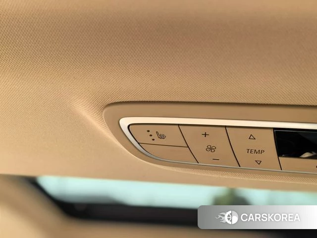 Buick GL8 2020 Темно-серый из Китая, фото 6