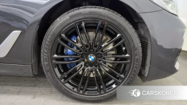 BMW 5 Series (G30) id 3631951 из Кореи 15