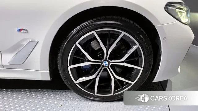 BMW 5 Series (G30) id 3059754 из Кореи 15