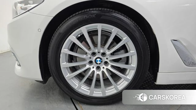 BMW 5 Series (G30) id 3924571 из Кореи 15