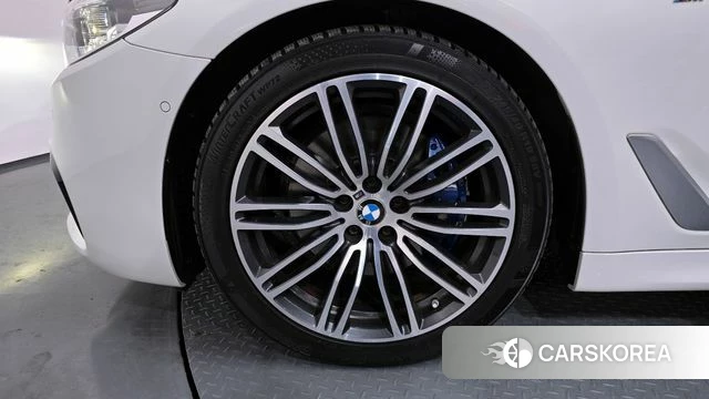 BMW 5 Series (G30) id 4180259 из Кореи 15