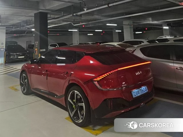 Kia EV6 2023 Красный из Кореи, фото 5