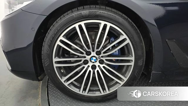 BMW 5 Series (G30) id 4447352 из Кореи 28