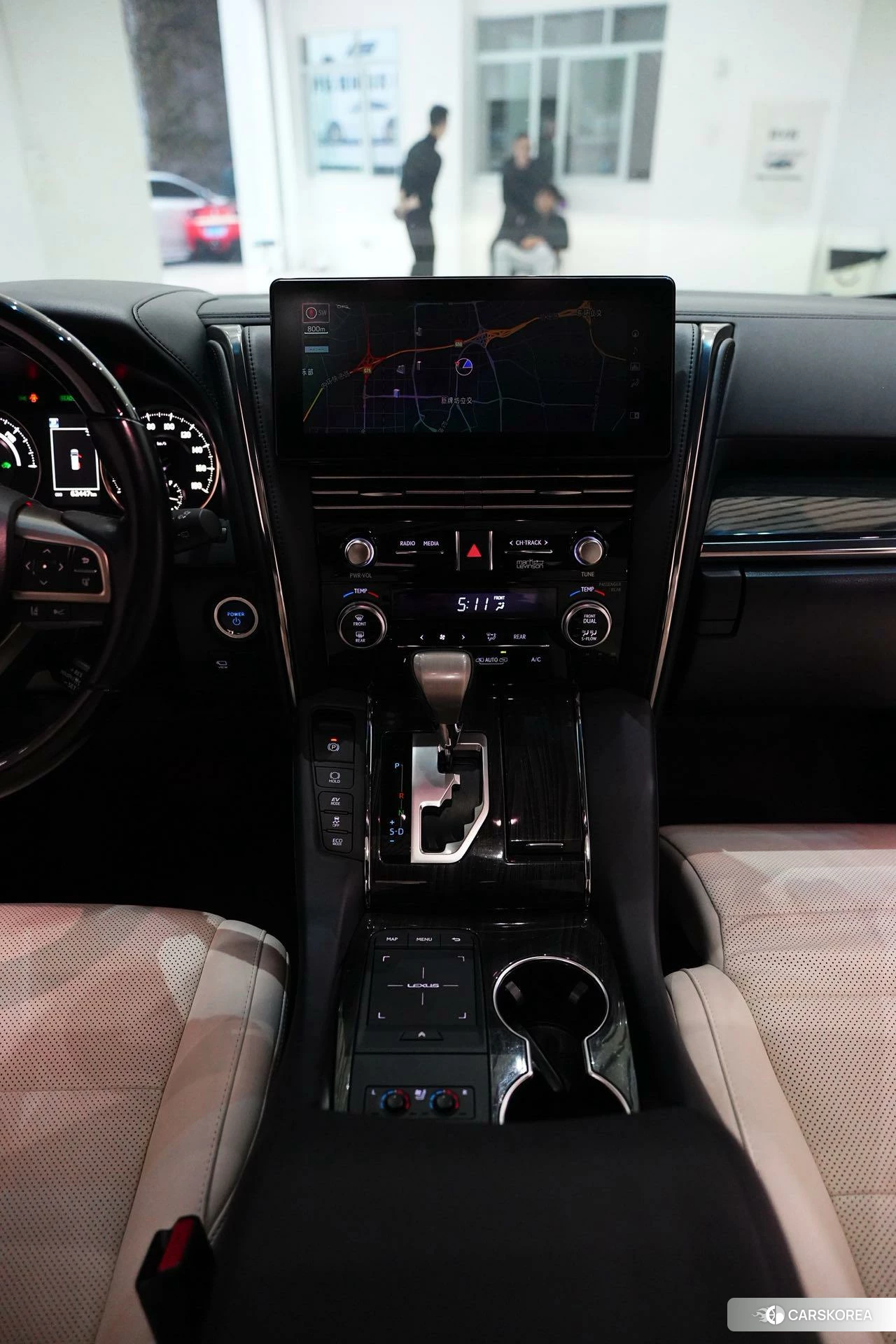 Lexus LM id 4426663 из Китая 13