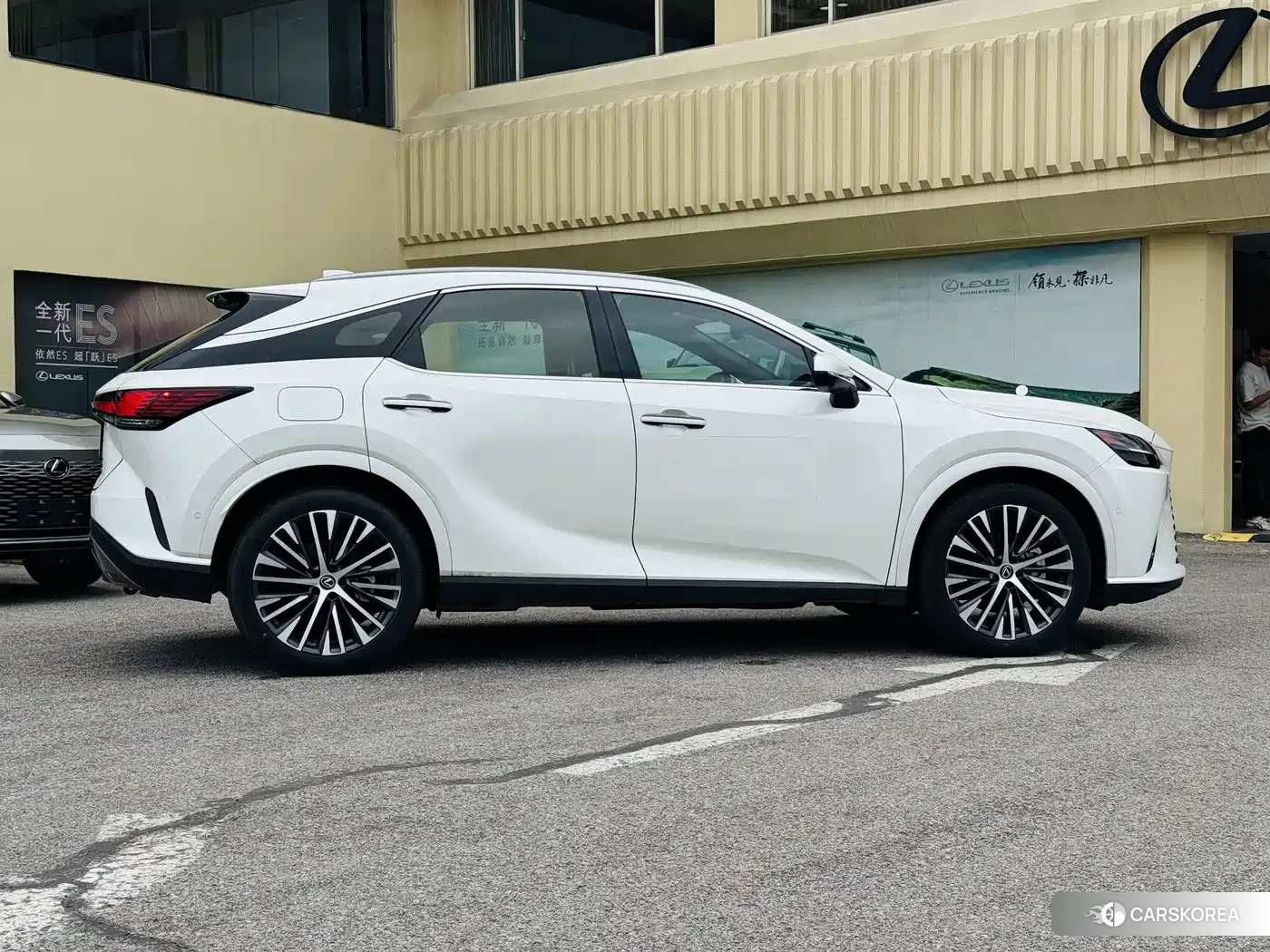 Lexus RX 2023 Белый из Китая, фото 5