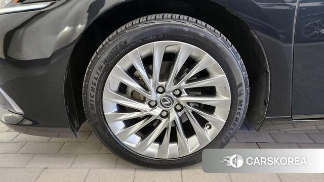 Lexus ES300h 7th generation id 4293447 из Кореи 32