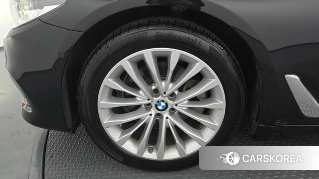 BMW 5 Series (G30) id 3911979 из Кореи 15