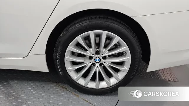 BMW 5 Series (G30) id 3218059 из Кореи 15