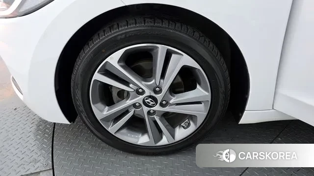 Hyundai Avante AD id 3034260 из Кореи 15