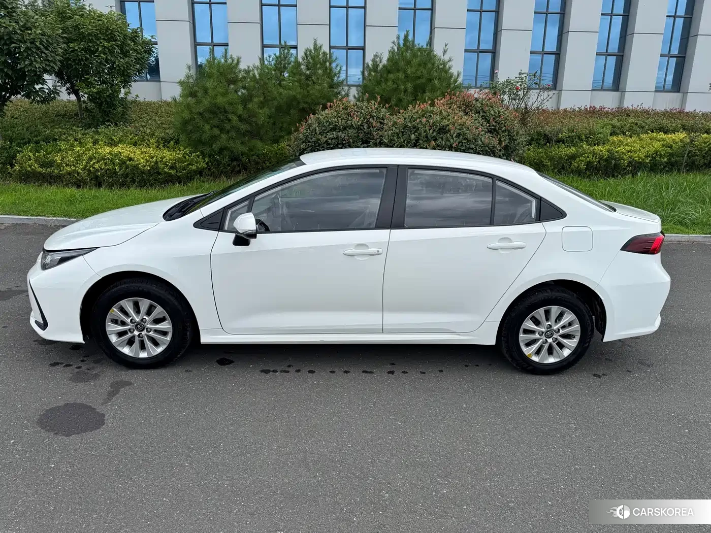 Toyota Corolla 2023 Белый из Китая, фото 5