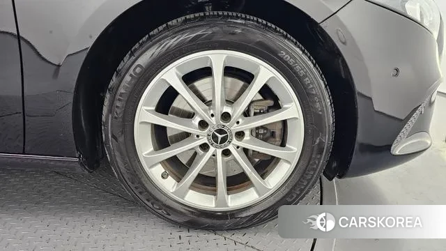 Mercedes-Benz A-Class W177 id 3703359 из Кореи 15