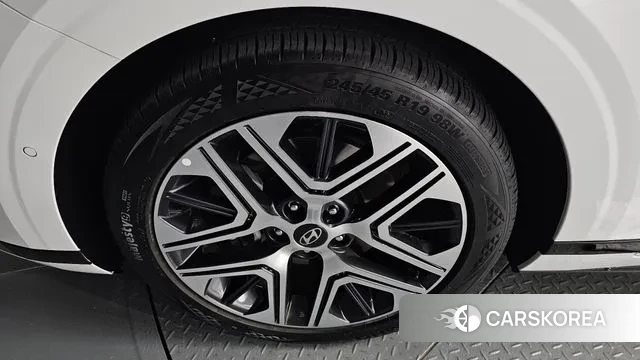 Hyundai Grandeur (GN7) id 3278520 из Кореи 15