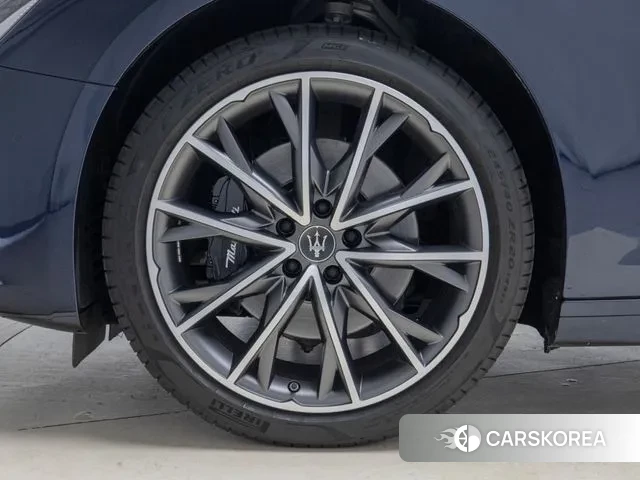 Maserati Ghibli id 2910111 из Кореи 15