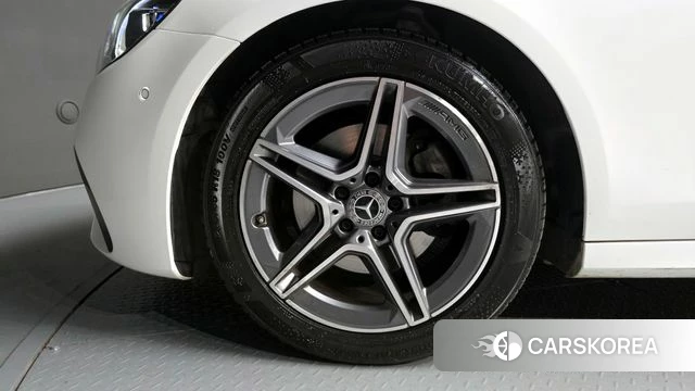 Mercedes-Benz E-Class W213 id 4395047 из Кореи 29