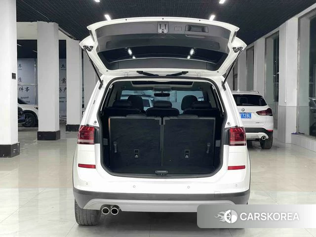 Volkswagen Touran L id 4353673 из Китая 14