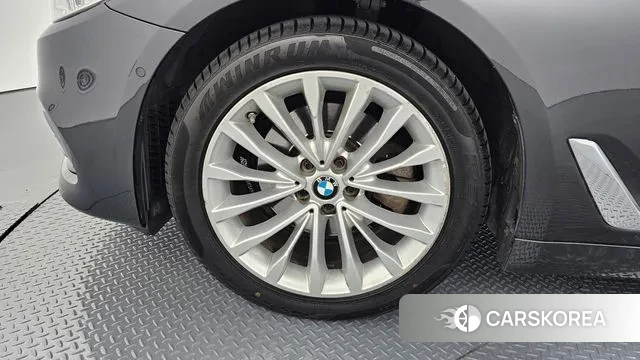 BMW 5 Series (G30) id 3324851 из Кореи 15