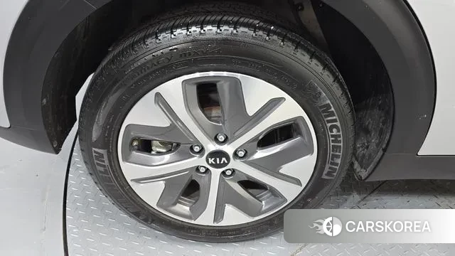 Kia Niro EV id 3084361 из Кореи 15