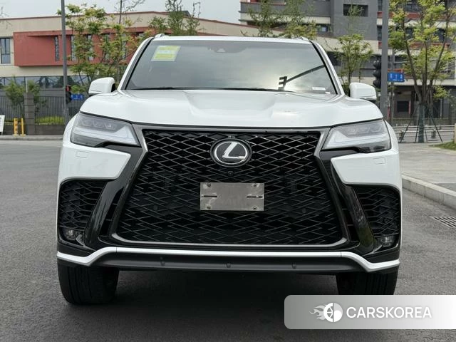Lexus LX id 4329109 из Китая 18