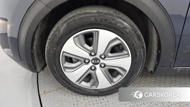 Kia Niro id 3772945 из Кореи 15