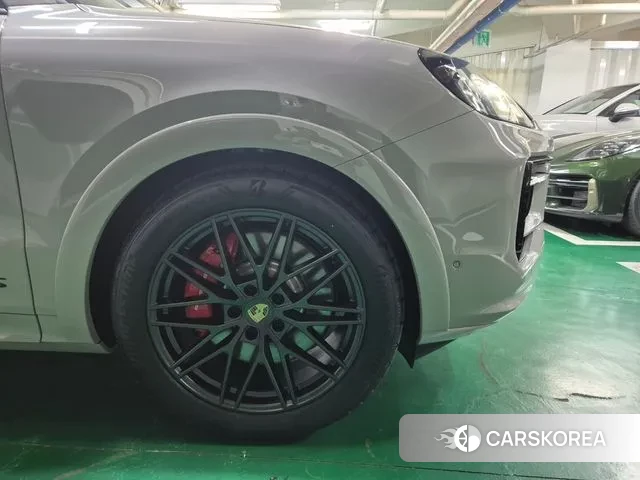 Porsche Cayenne (PO536) 2025 Серебристо-серый из Кореи, фото 5