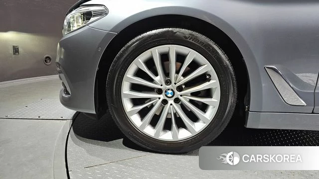 BMW 5 Series (G30) id 4658417 из Кореи 26