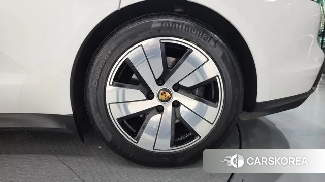 Porsche Taycan id 3606019 из Кореи 15