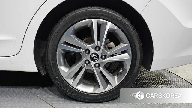 Hyundai Avante AD id 3796169 из Кореи 15