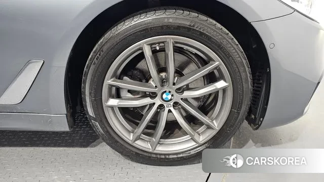 BMW 5 Series (G30) id 3024731 из Кореи 15