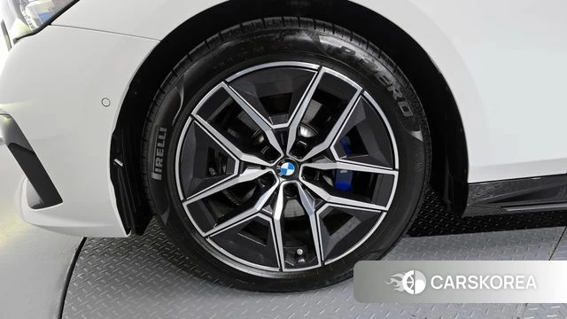 BMW 5 Series (G60) id 4248265 из Кореи 27