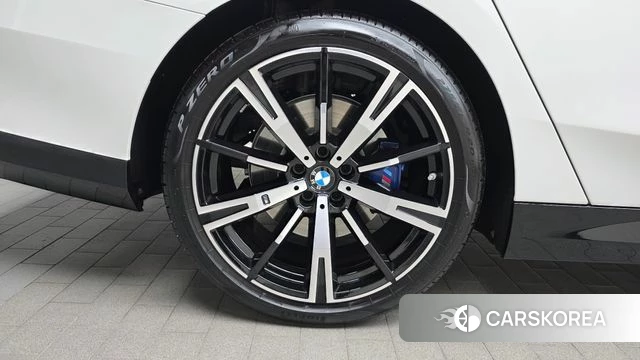 BMW 5 Series (G60) id 4421436 из Кореи 26