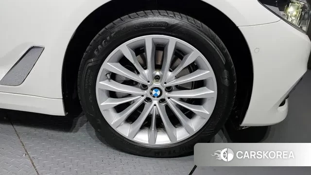 BMW 5 Series (G30) id 3742061 из Кореи 15