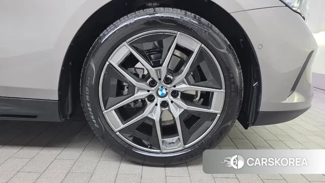 BMW 5 Series (G60) id 3750844 из Кореи 15