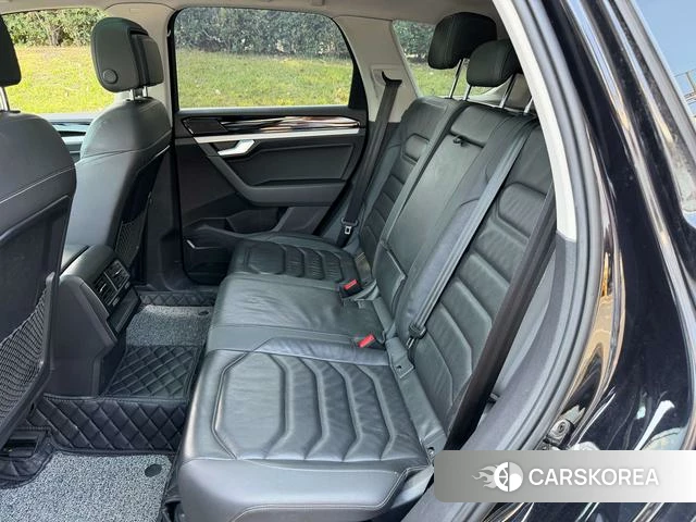 Volkswagen Touareg id 4348703 из Китая 9