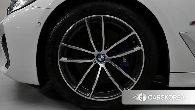 BMW 5 Series (G30) id 3422162 из Кореи 14