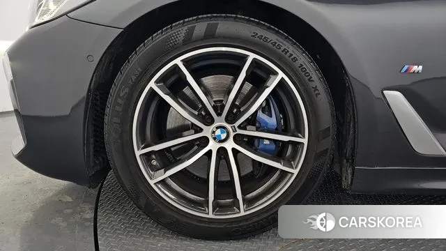 BMW 5 Series (G30) id 3640439 из Кореи 15