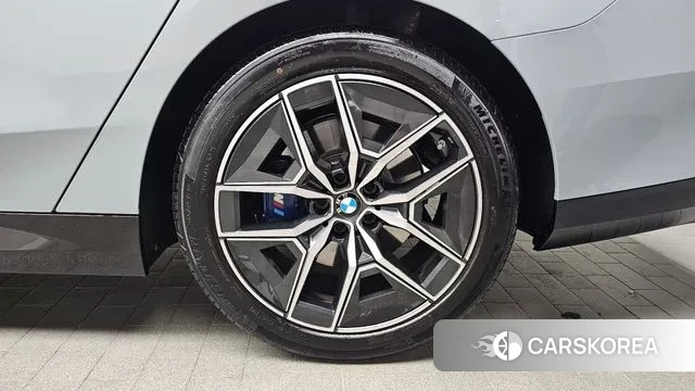 BMW 5 Series (G60) id 3674673 из Кореи 15