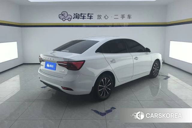 Roewe i5 id 4235868 из Китая 12