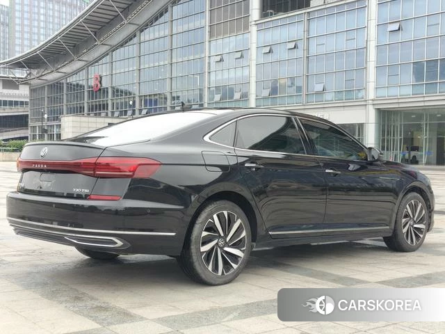 Volkswagen Passat id 4261123 из Китая 7