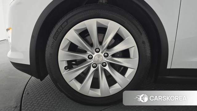 Tesla Model X id 4390372 из Кореи 28