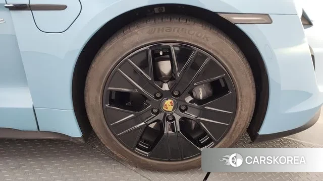 Porsche Taycan id 3679970 из Кореи 15