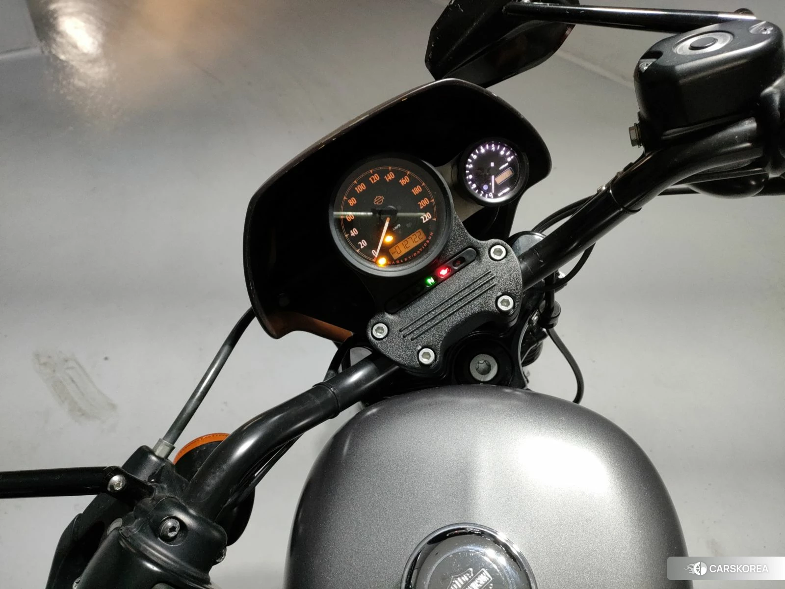 Harley-Davidson Sportster XL883N 2017 из Японии, фото 5