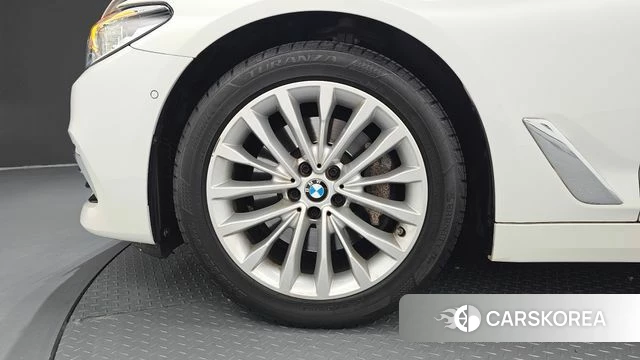 BMW 5 Series (G30) id 4483239 из Кореи 27