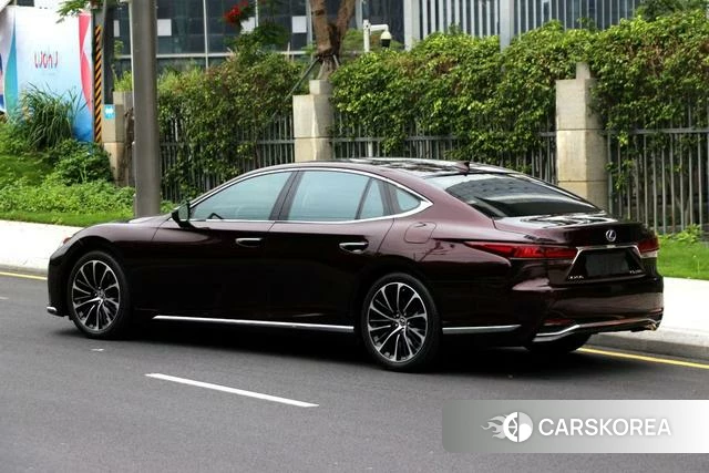 Lexus LS 2022 Красный из Китая, фото 5