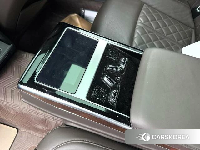Audi A8 2022 Черный из Китая, фото 5