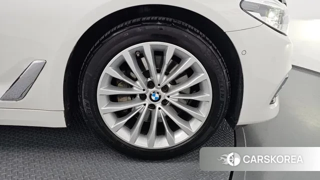 BMW 5 Series (G30) id 3489430 из Кореи 15