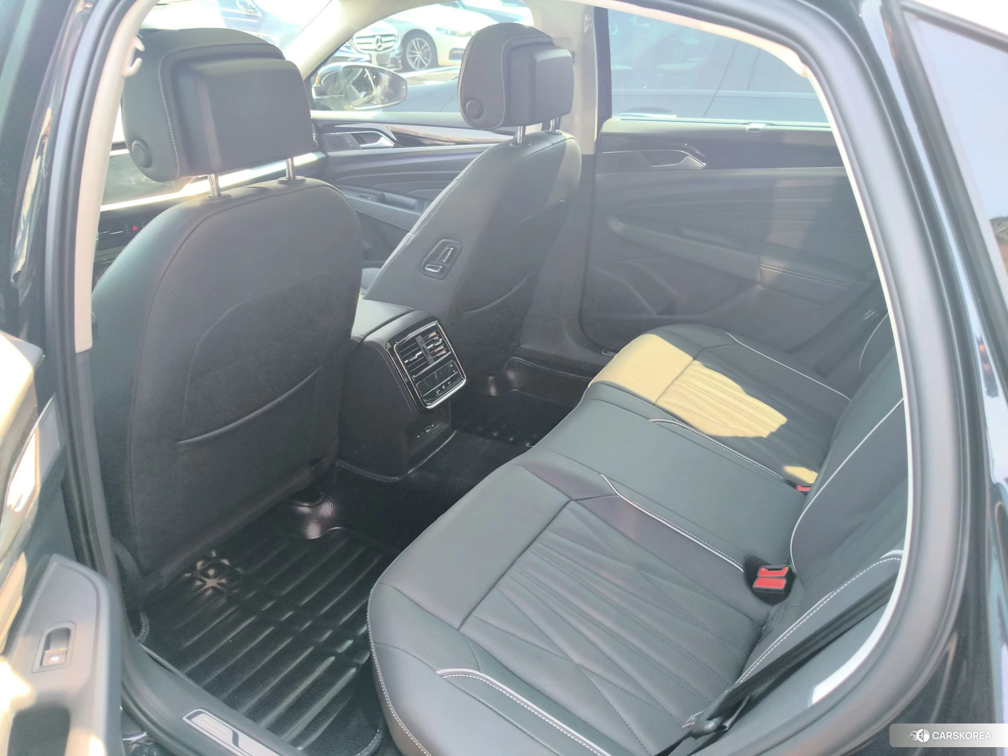Volkswagen Passat id 4513673 из Китая 12