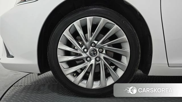 Lexus ES300h 7th generation id 4666774 из Кореи 15