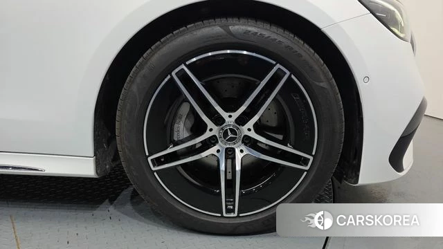 Mercedes-Benz E-Class W214 id 4185656 из Кореи 29