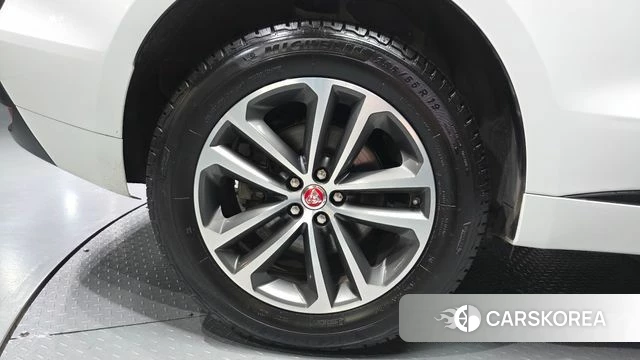 Jaguar F-PACE id 4490586 из Кореи 32